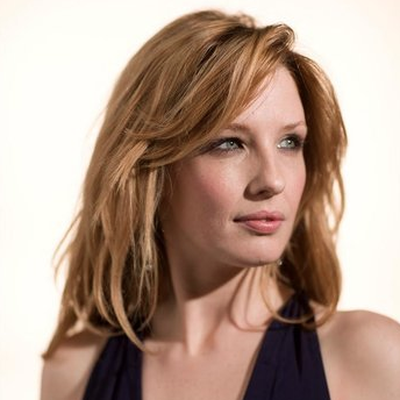 Kelly Reilly Autograph Profile