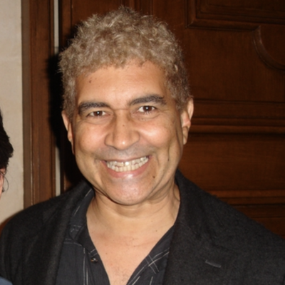 Pat Smear Biography - Real Autograph Collectors Club (RACC)