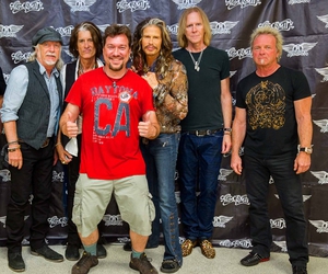 Brad WhitfordJoe PerryJoey KramerSteven TylerTom Hamilton Brad WhitfordJoe PerryJoey KramerSteven TylerTom Hamilton