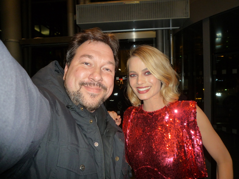 Margot Robbie Photo with RACC Autograph Collector RB-Autogramme Berlin