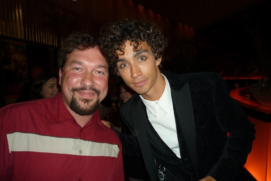 Robert Sheehan Robert Sheehan