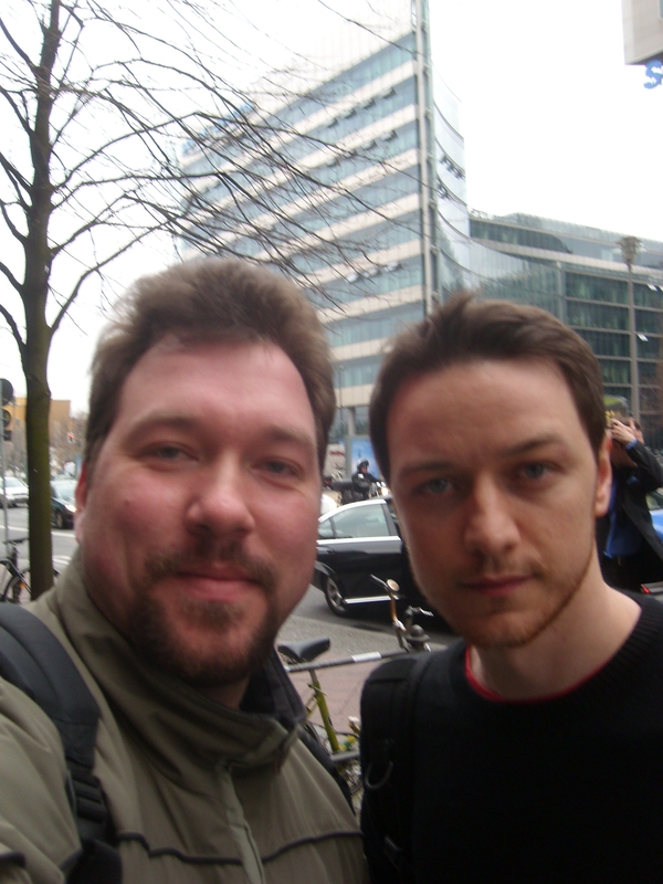 James McAvoy Photo with RACC Autograph Collector RB-Autogramme Berlin James McAvoy Photo with RACC Autograph Collector RB-Autogramme Berlin
