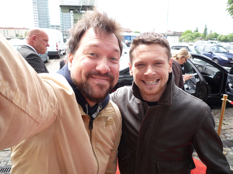 Jack O'Connell Photo with RACC Autograph Collector RB-Autogramme Berlin Jack O'Connell Photo with RACC Autograph Collector RB-Autogramme Berlin