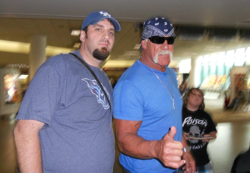 Hulk Hogan Photo with Authentic Autograph Dealer Jason Shepherd Hulk Hogan Photo with Authentic Autograph Dealer Jason Shepherd