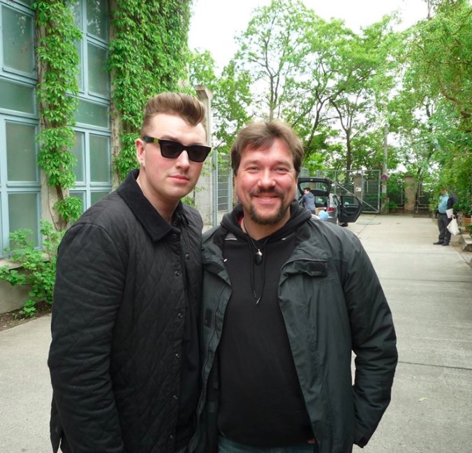 Sam Smith Photo with RACC Autograph Collector RB-Autogramme Berlin
