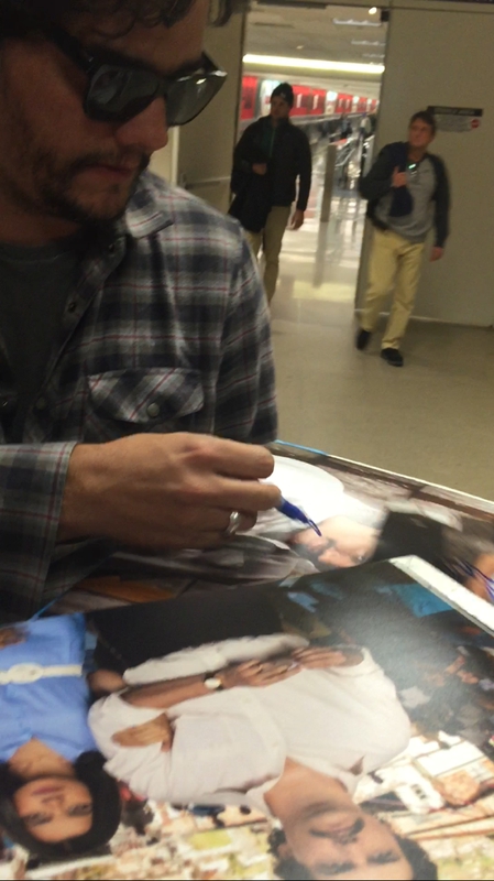 Wagner Moura Signing Autograph for RACC Autograph Collector Mike Schreiber