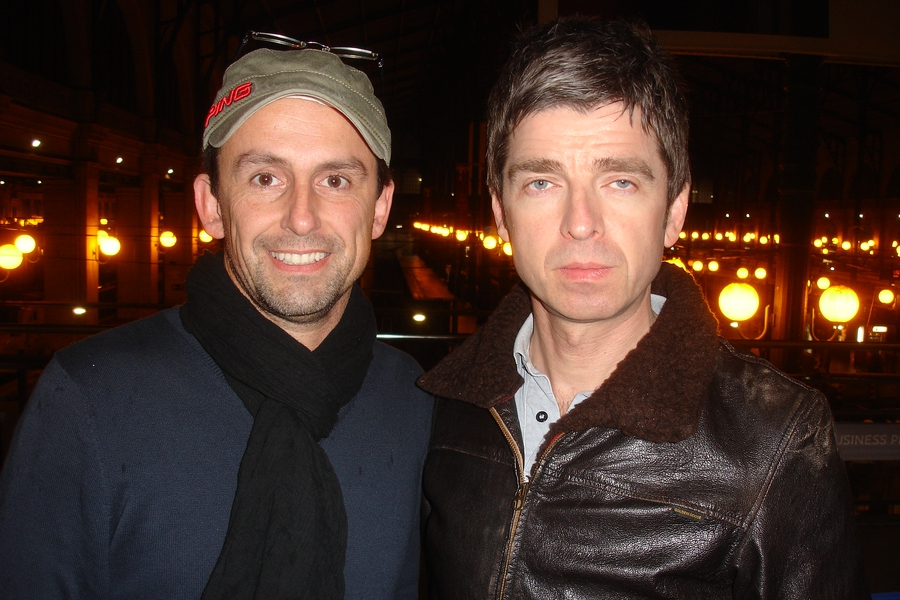 Noel Gallagher Autograph Profile by RACC - Noel Gallagher Autographs ...