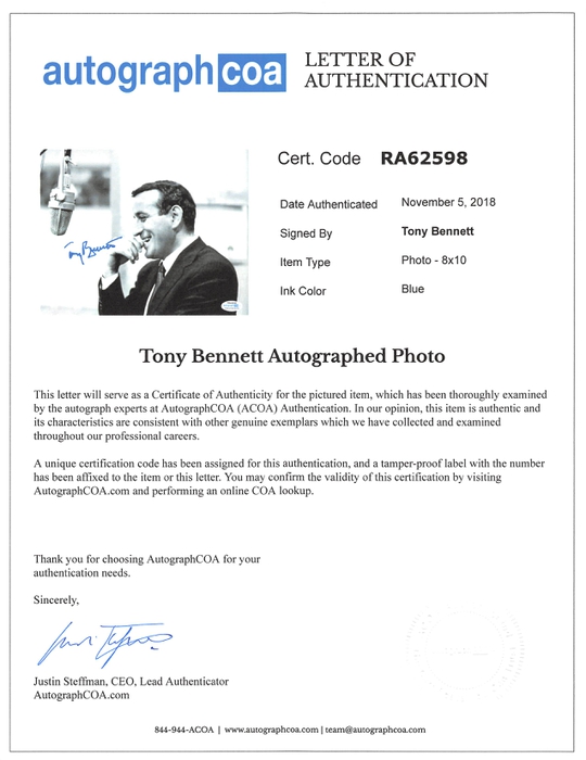 AutographCOA (ACOA) Authentication's Letter of Authenticity (LOA) is included. AutographCOA (ACOA)
Authentication's Letter of Authenticity (LOA) is included.