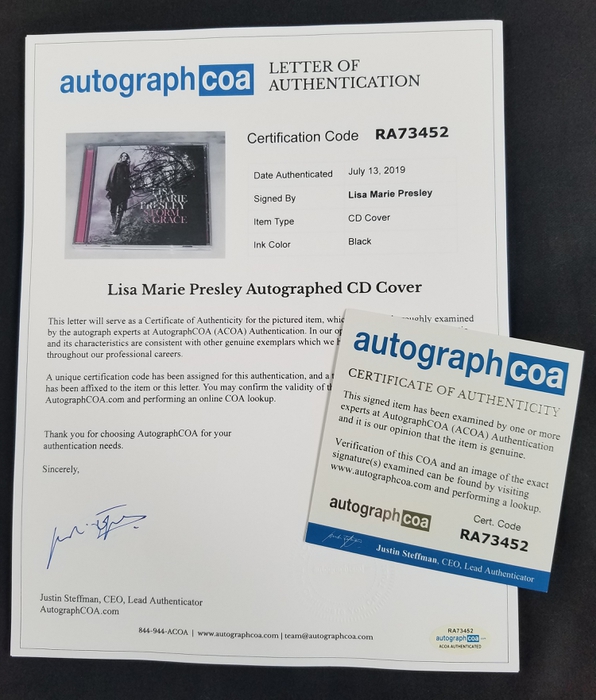 AutographCOA (ACOA) Authentication's Letter of Authenticity (LOA) is included. AutographCOA (ACOA)
Authentication's Letter of Authenticity (LOA) is included.