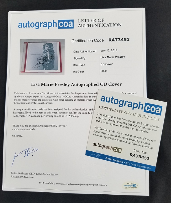 AutographCOA (ACOA) Authentication's Letter of Authenticity (LOA) is included. AutographCOA (ACOA)
Authentication's Letter of Authenticity (LOA) is included.