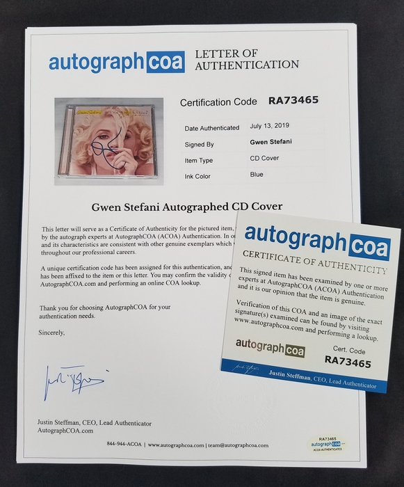 AutographCOA (ACOA) Authentication's Letter of Authenticity (LOA) is included. AutographCOA (ACOA)
Authentication's Letter of Authenticity (LOA) is included.