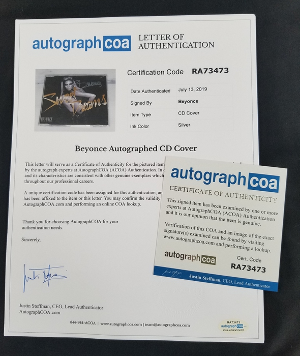 AutographCOA (ACOA) Authentication's Letter of Authenticity (LOA) is included. AutographCOA (ACOA)
Authentication's Letter of Authenticity (LOA) is included.