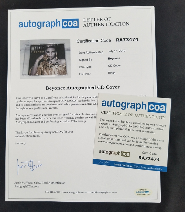 AutographCOA (ACOA) Authentication's Letter of Authenticity (LOA) is included. AutographCOA (ACOA)
Authentication's Letter of Authenticity (LOA) is included.