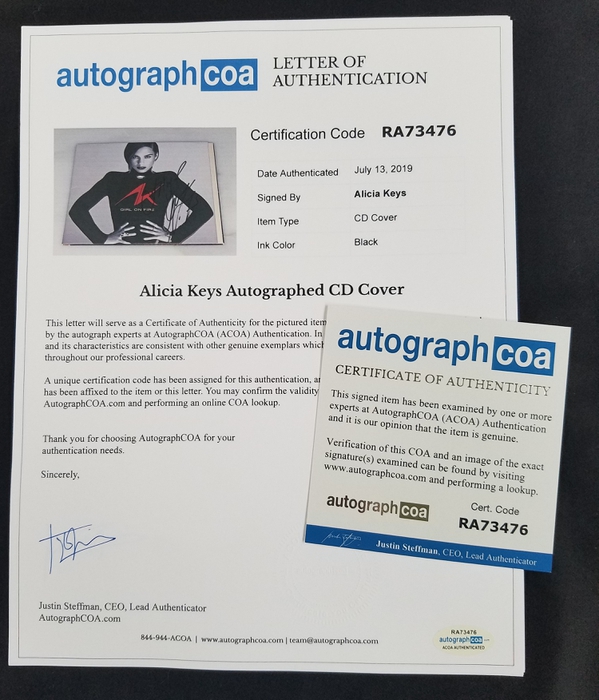 AutographCOA (ACOA) Authentication's Letter of Authenticity (LOA) is included. AutographCOA (ACOA)
Authentication's Letter of Authenticity (LOA) is included.