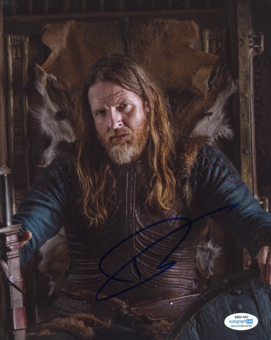 Item # 158383 - Donal Logue "Vikings" AUTOGRAPH Signed 'King Horik' 8x10 Photo