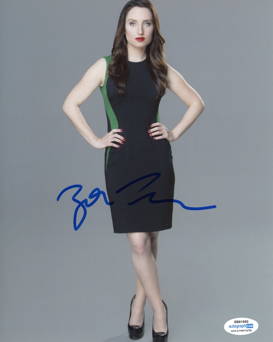 Item # 160019 - Zoe Lister-Jones "Life in Pieces" AUTOGRAPH Signed 8x10 Photo