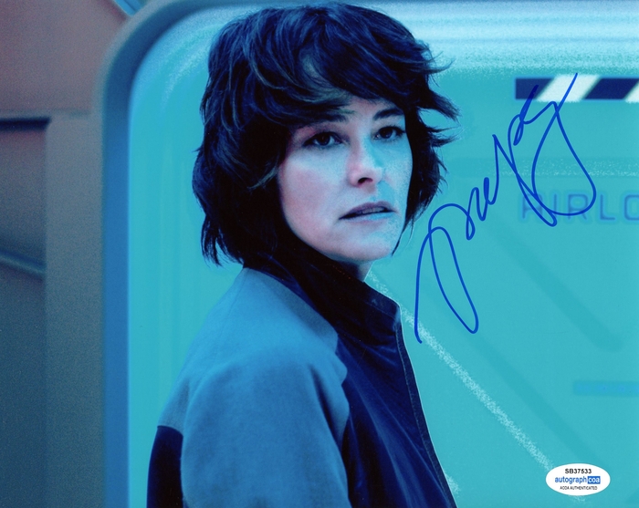 Item # 152799 - Parker Posey "Lost in Space" AUTOGRAPH Signed 'Dr. Smith' 8x10 Photo