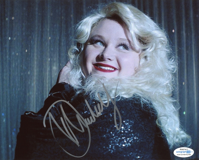 Item # 85901 - Danielle Macdonald "Dumplin'" AUTOGRAPH Signed 8x10 Photo