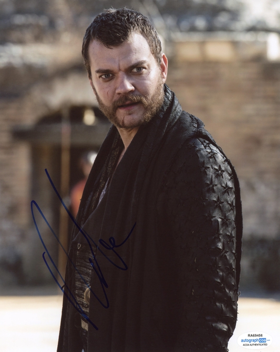 Item # 88378 - Pilou Asbaek "Game of Thrones" AUTOGRAPH Signed 8x10 Photo C