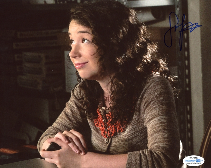 Item # 90032 - Sarah Steele "The Good Fight" AUTOGRAPH Signed 8x10 Photo C