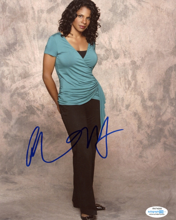 Item # 110158 - Audra McDonald "Private Practice" AUTOGRAPH Signed 8x10 Photo