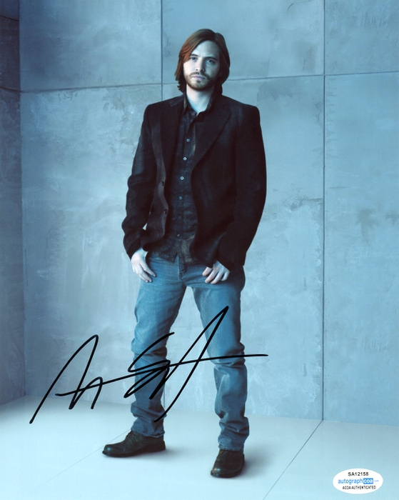 Item # 129648 - Aaron Stanford "12 Monkeys" AUTOGRAPH Signed 8x10 Photo