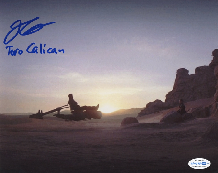 Item # 143493 - Jake Cannavale "The Mandalorian" AUTOGRAPH Signed 'Toro Calican' 8x10 Photo Q