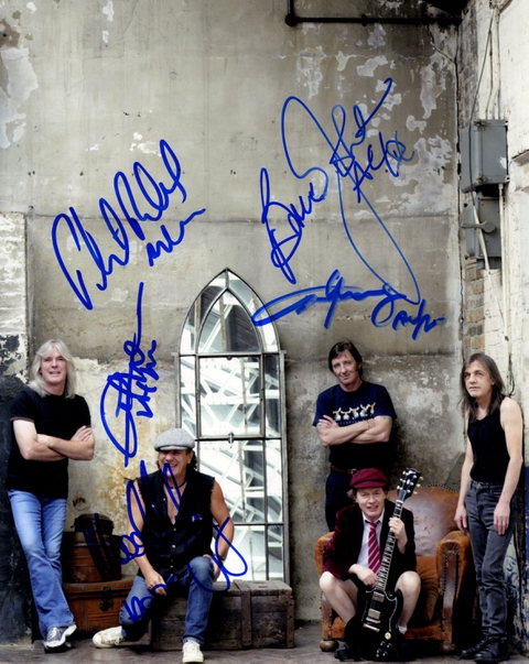 Malcolm Young Autograph Profile by RACC - Malcolm Young Autographs ...