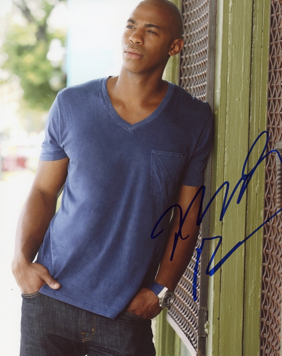Item # 74261 - Mehcad Brooks AUTOGRAPH Signed 8x10 Photo B