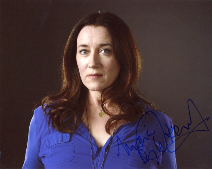 Item # 71134 - Maria Doyle-Kennedy "Orphan Black" AUTOGRAPH Signed 8x10 Photo C