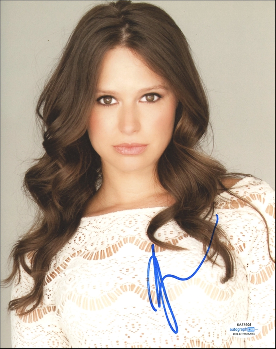 Katie Lowes Scandal Autograph Signed Quinn Perkins 8x10 Photo B