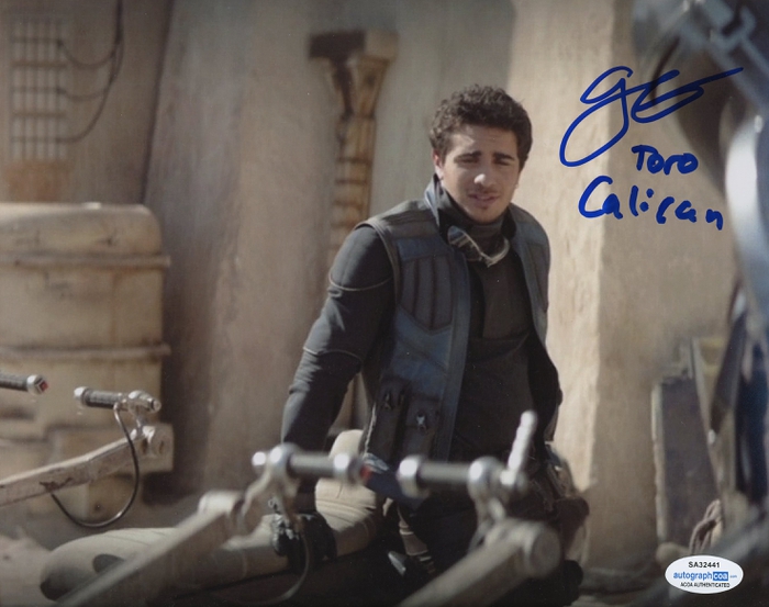 Item # 136788 - Jake Cannavale "The Mandalorian" AUTOGRAPH Signed 'Toro Calican' 8x10 Photo D