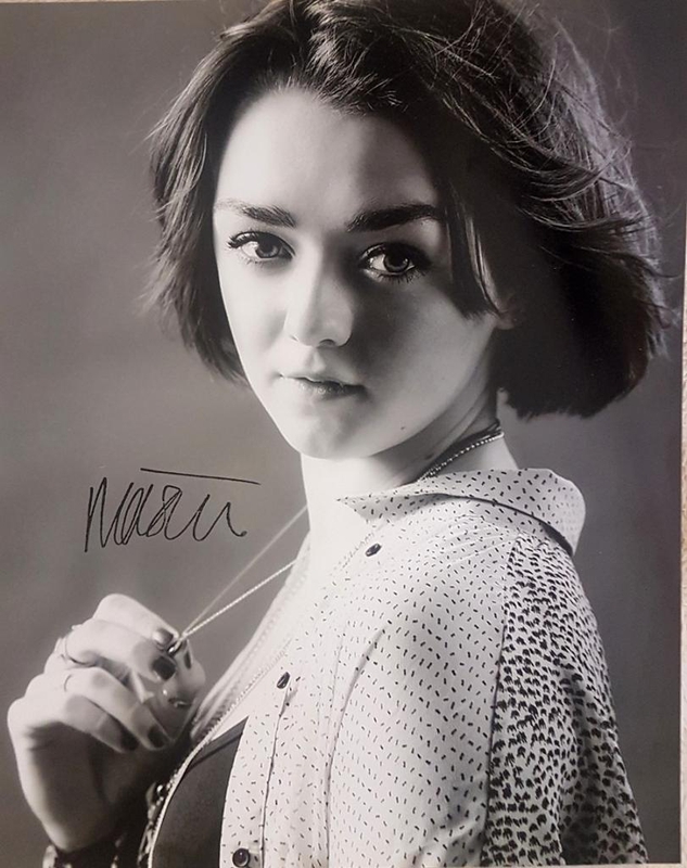 Maisie Williams Autograph by Fanmail TTM