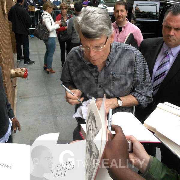 Stephen King Proof Signing Photo from RACC Autograph Collector GTV Reality Stephen King Proof Signing Photo from RACC Autograph Collector GTV Reality