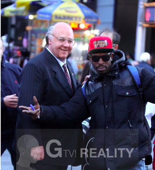 Russell Crowe Photo with Authentic Autograph Dealer GTV Reality Russell Crowe Photo with Authentic Autograph Dealer GTV Reality