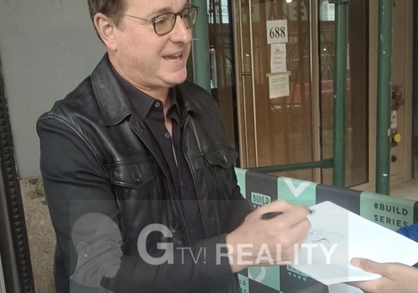 Bob Saget Proof Signing Photo by Authentic Autograph Dealer GTV Reality Bob Saget Proof Signing Photo by Authentic Autograph Dealer GTV Reality