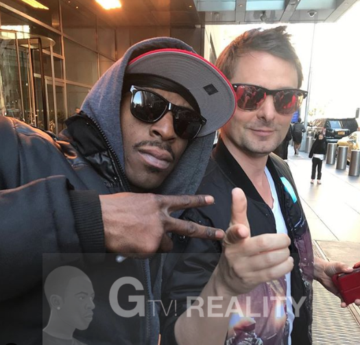 Matt Bellamy Photo with Authentic Autograph Dealer GTV Reality Matt Bellamy Photo with Authentic Autograph Dealer GTV Reality