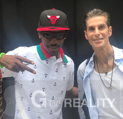 Perry Farrell Photo with RACC Autograph Collector GTV Reality Perry Farrell Photo with RACC Autograph Collector GTV Reality