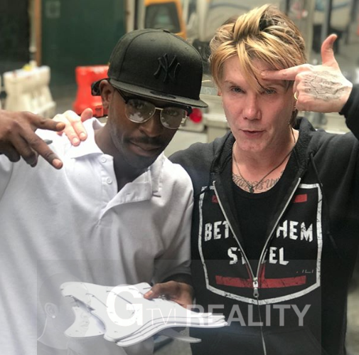 Johnny Rzeznik Photo with RACC Autograph Collector GTV Reality Johnny Rzeznik Photo with RACC Autograph Collector GTV Reality