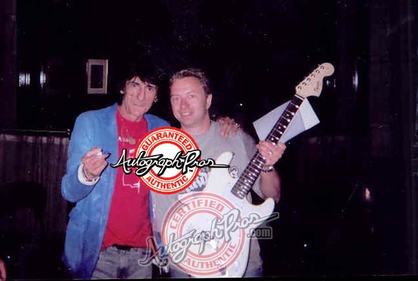 Ronnie Wood Photo with Authentic Autograph Dealer Autograph Pros Ronnie Wood Photo with Authentic Autograph Dealer Autograph Pros